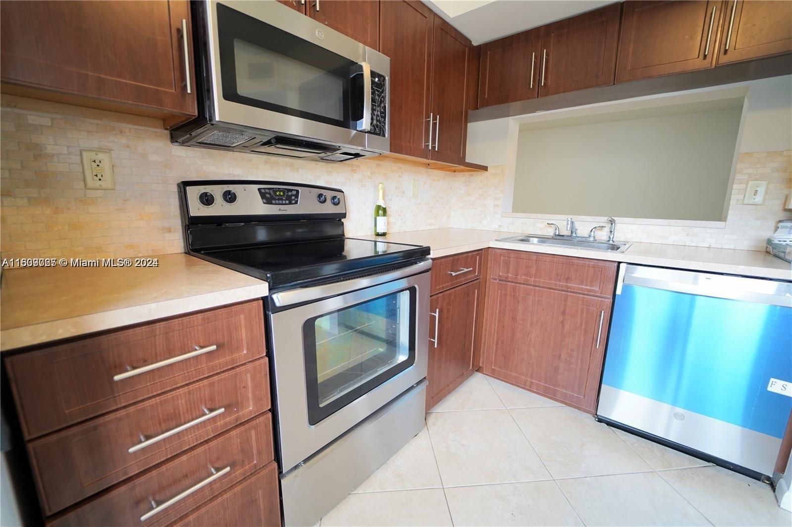 725 NW 92nd Ave # 725