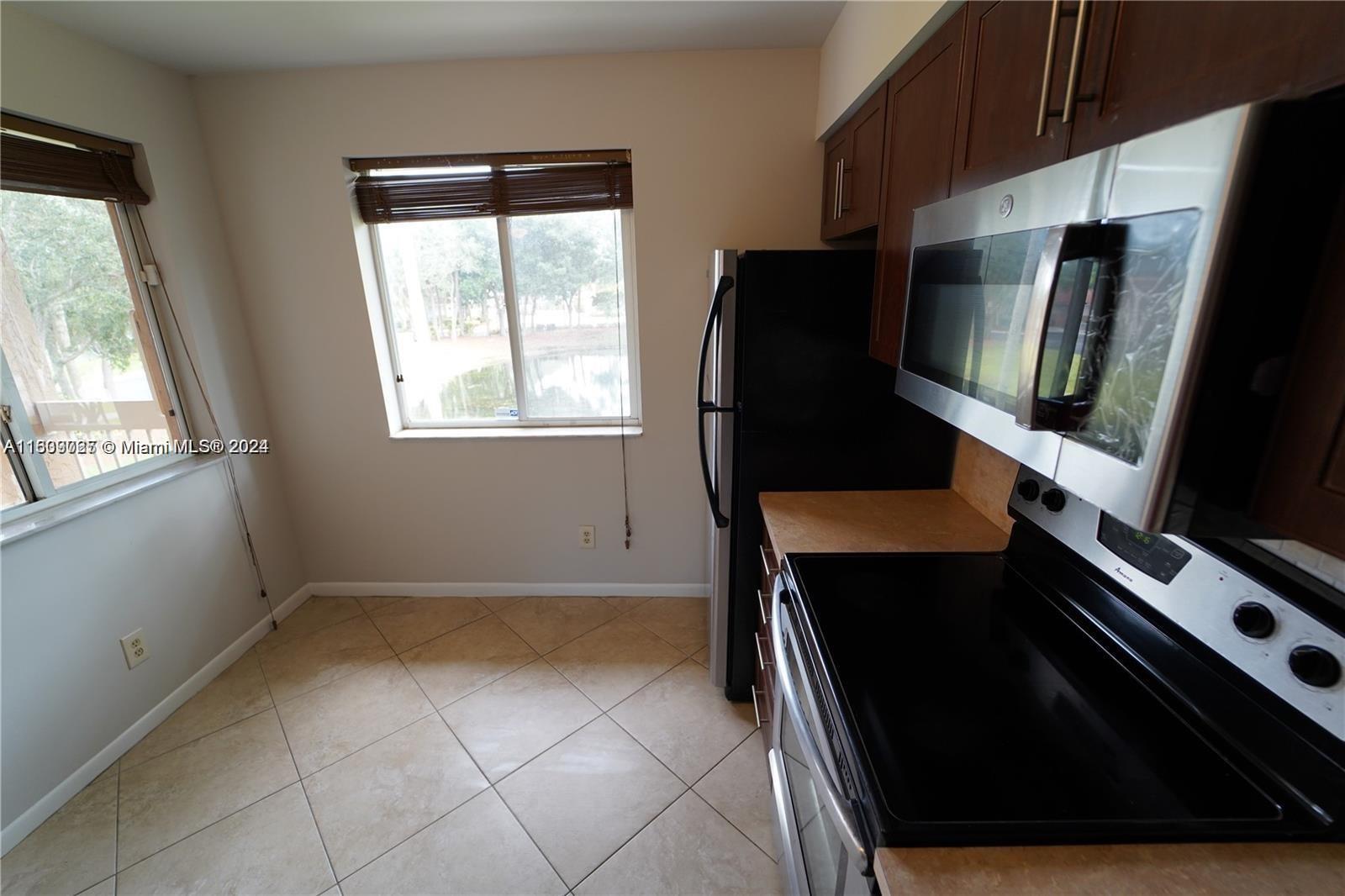 725 NW 92nd Ave # 725