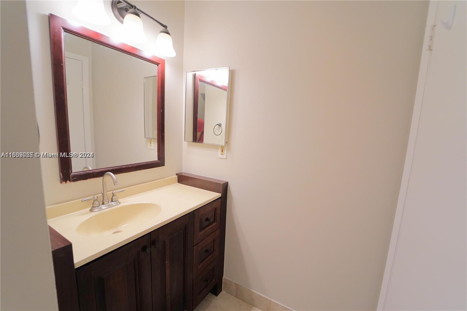 725 NW 92nd Ave # 725