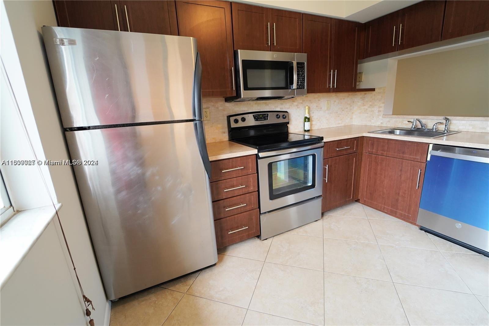725 NW 92nd Ave # 725