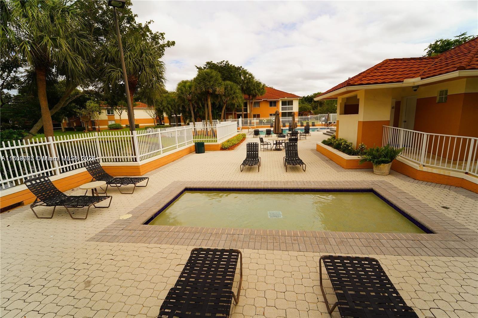 725 NW 92nd Ave # 725