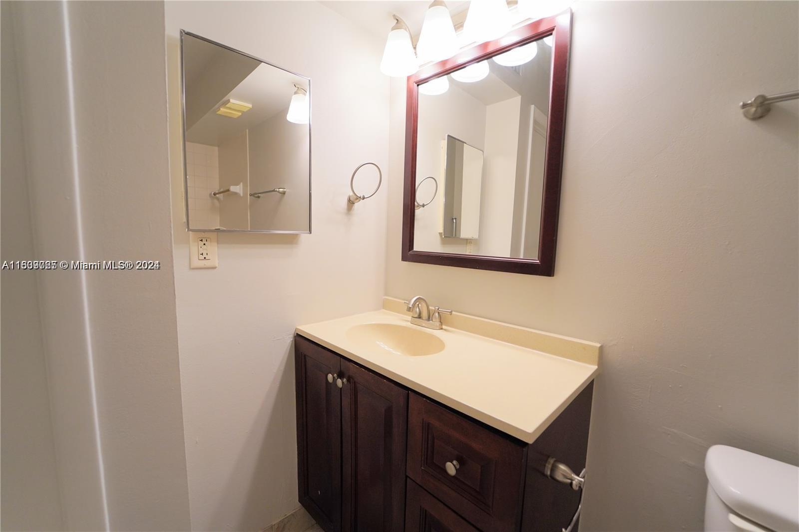 725 NW 92nd Ave # 725