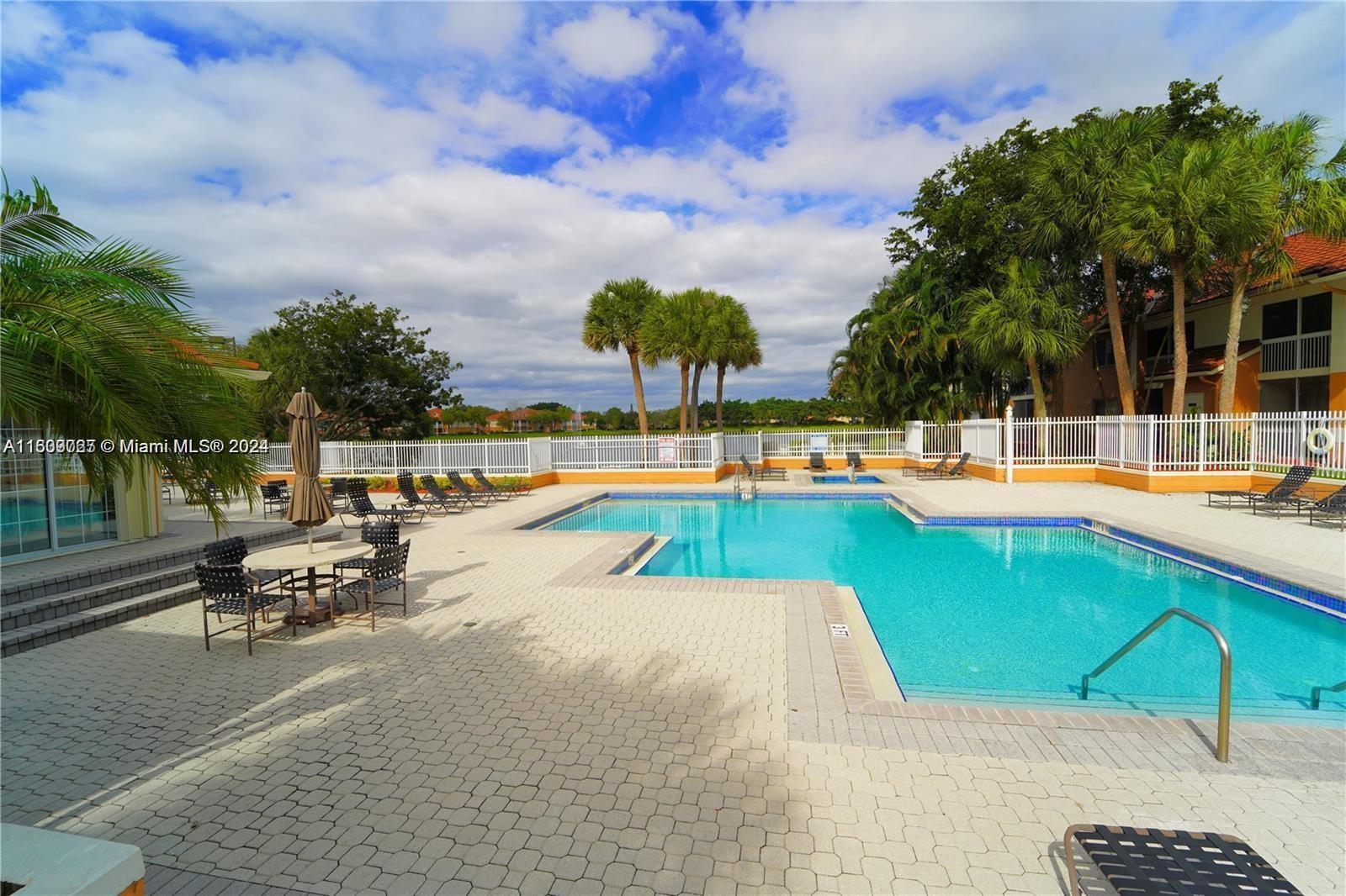 725 NW 92nd Ave # 725