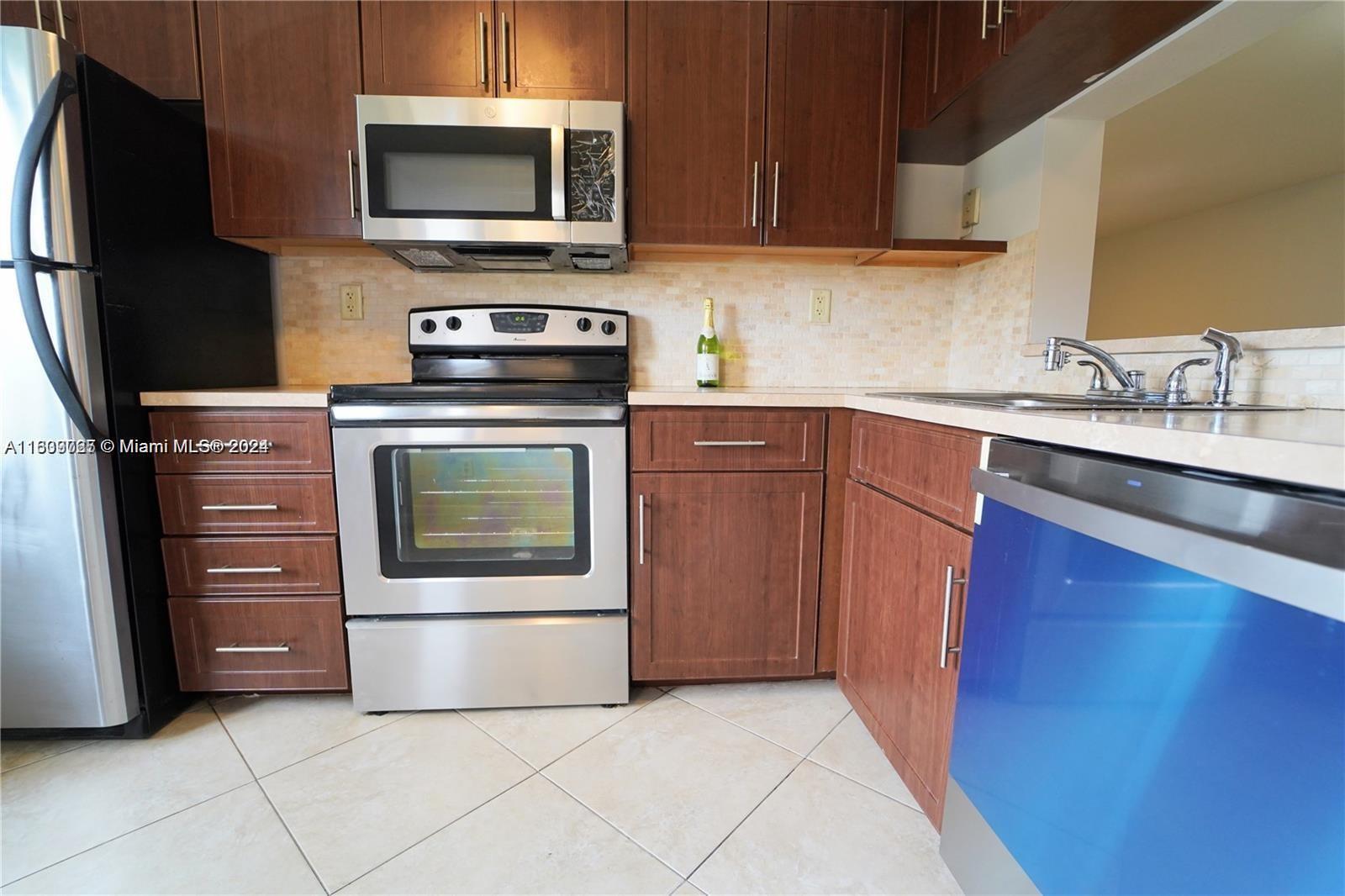 725 NW 92nd Ave # 725