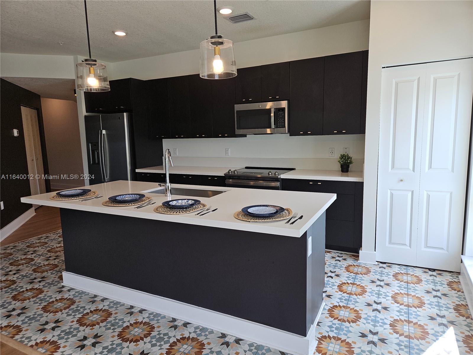 8265 NW 41st St # 206 Unit: C-206