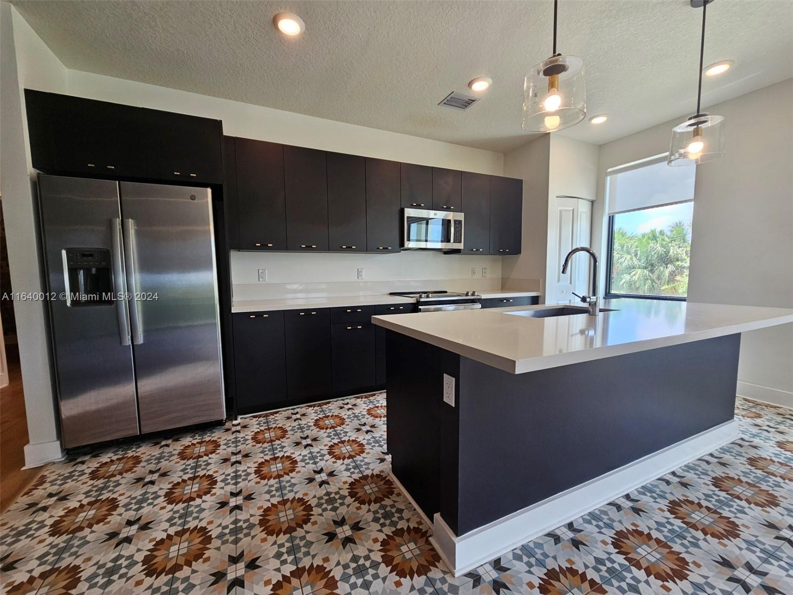 8265 NW 41st St # 206 Unit: C-206