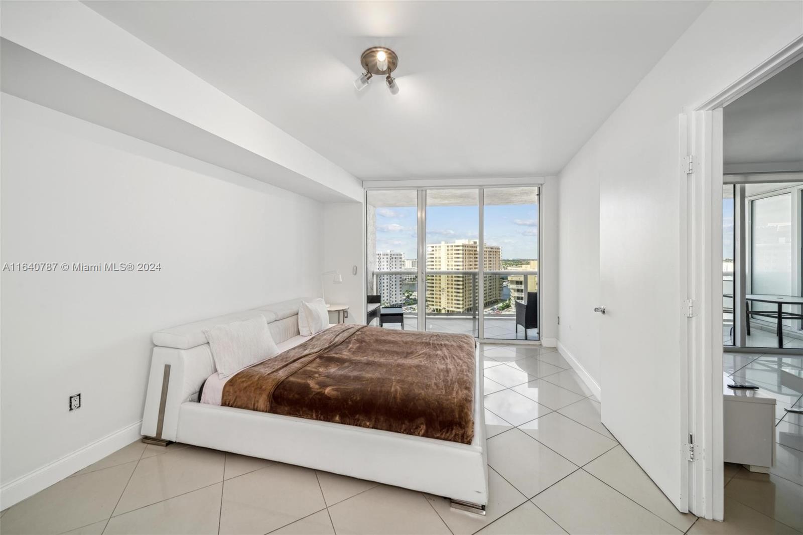 1800 S Ocean Dr # 1406