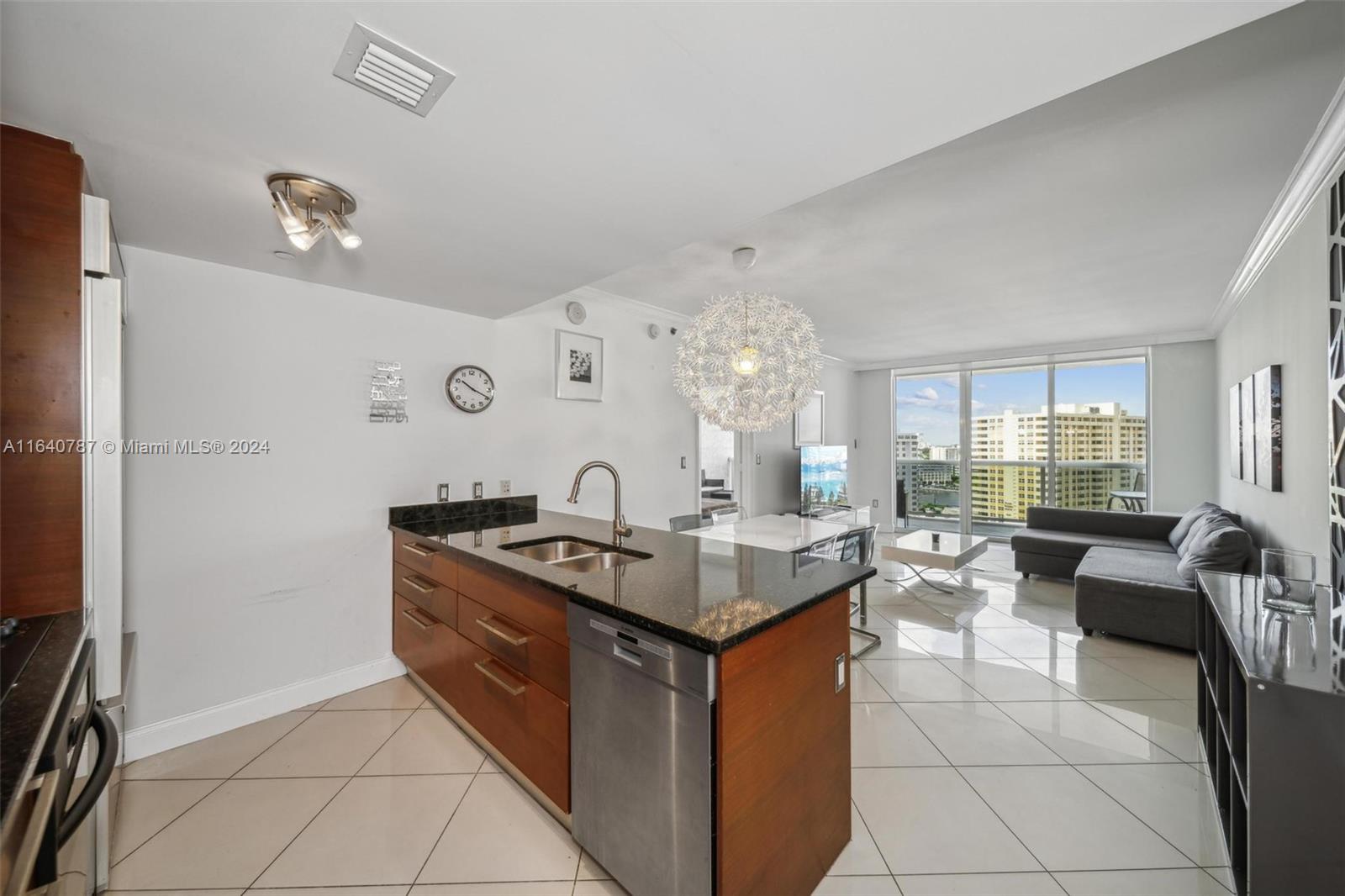 1800 S Ocean Dr # 1406