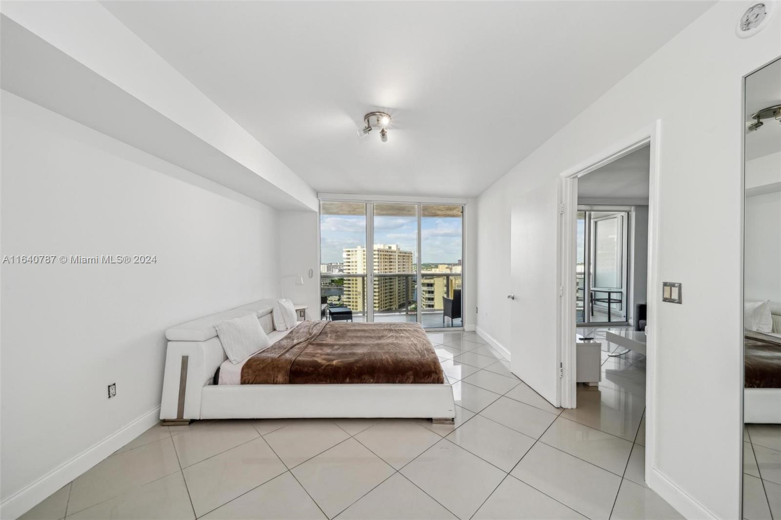1800 S Ocean Dr # 1406