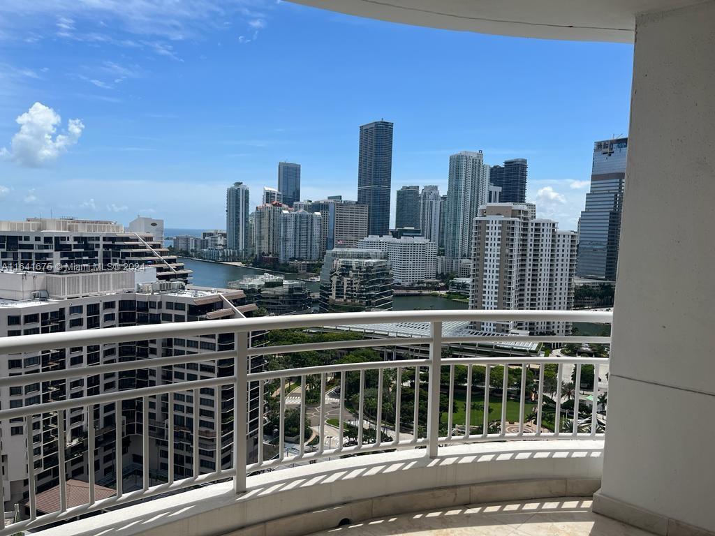 848 Brickell Key Dr # 2303