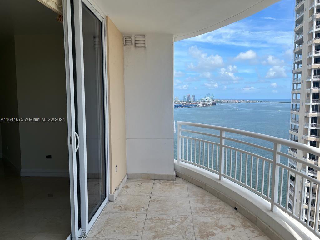 848 Brickell Key Dr # 2303