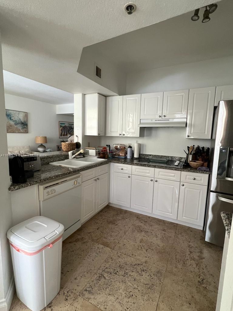 125 Jefferson Ave # 115