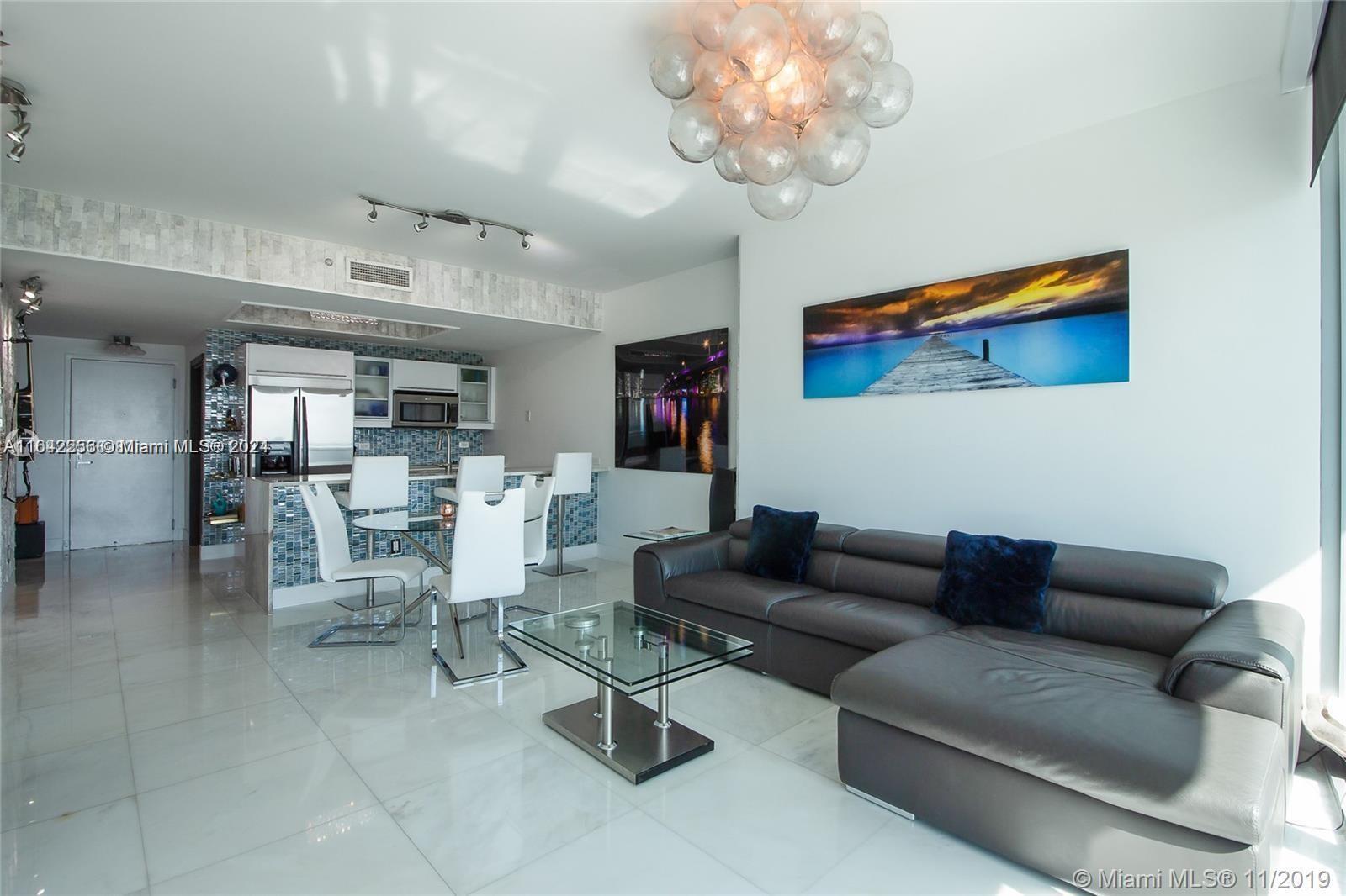 888 Biscayne Blvd # 1906