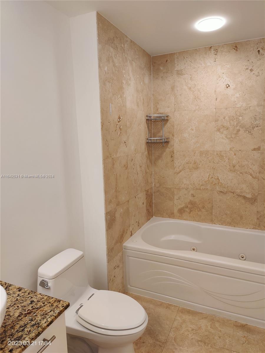 41 SE 5th St # 604