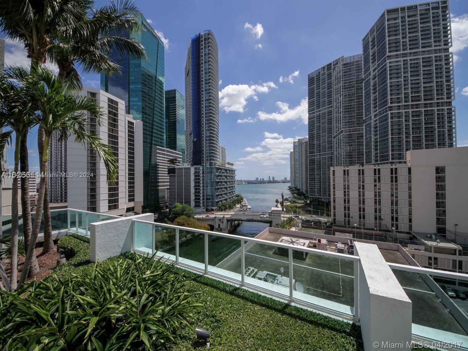 41 SE 5th St # 604