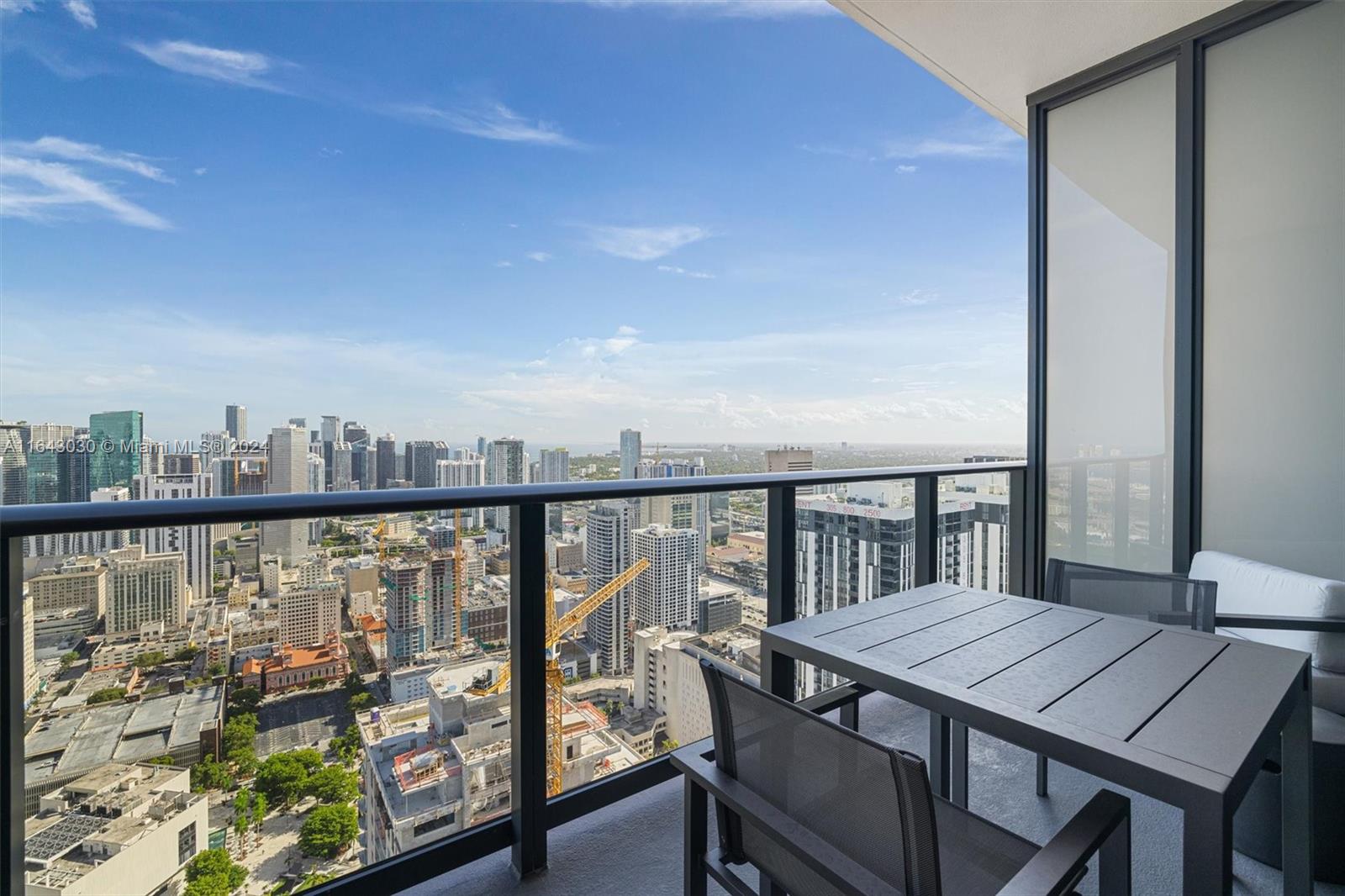 601 NE 1st Ave # 5106 Unit: PH-5106