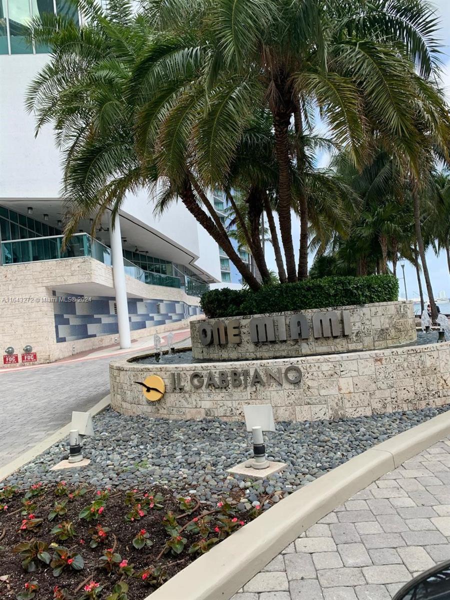 335 S Biscayne Blvd # 1600