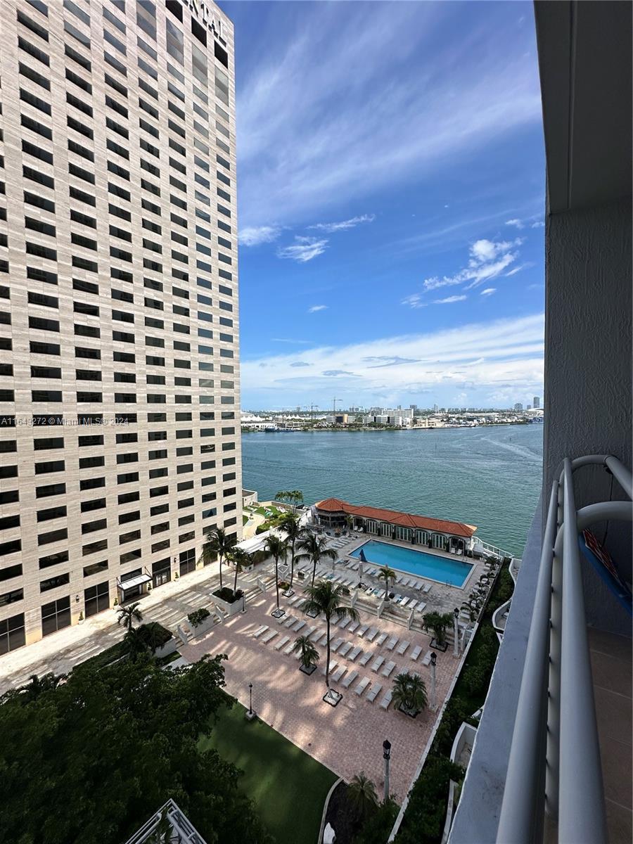 335 S Biscayne Blvd # 1600