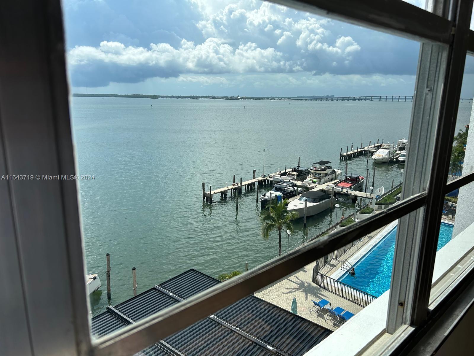 801 Brickell Bay Dr # 669