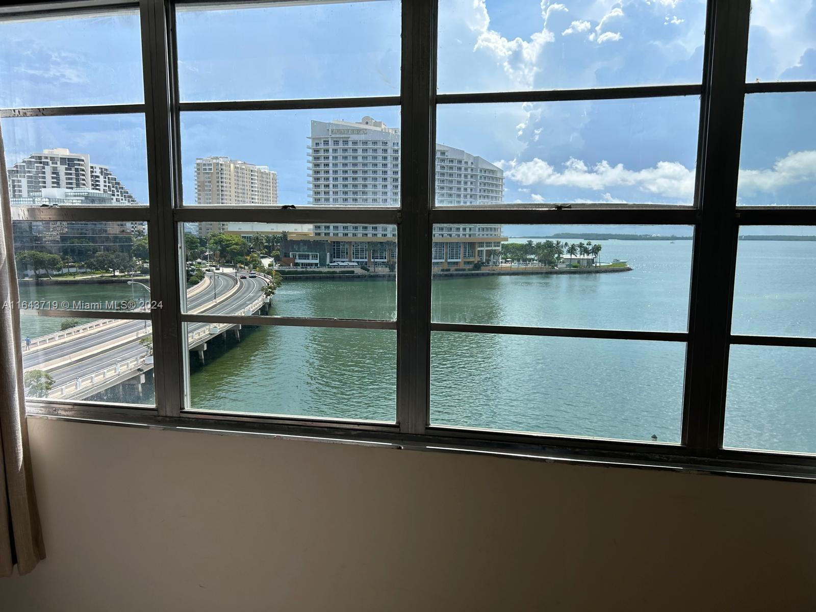 801 Brickell Bay Dr # 669