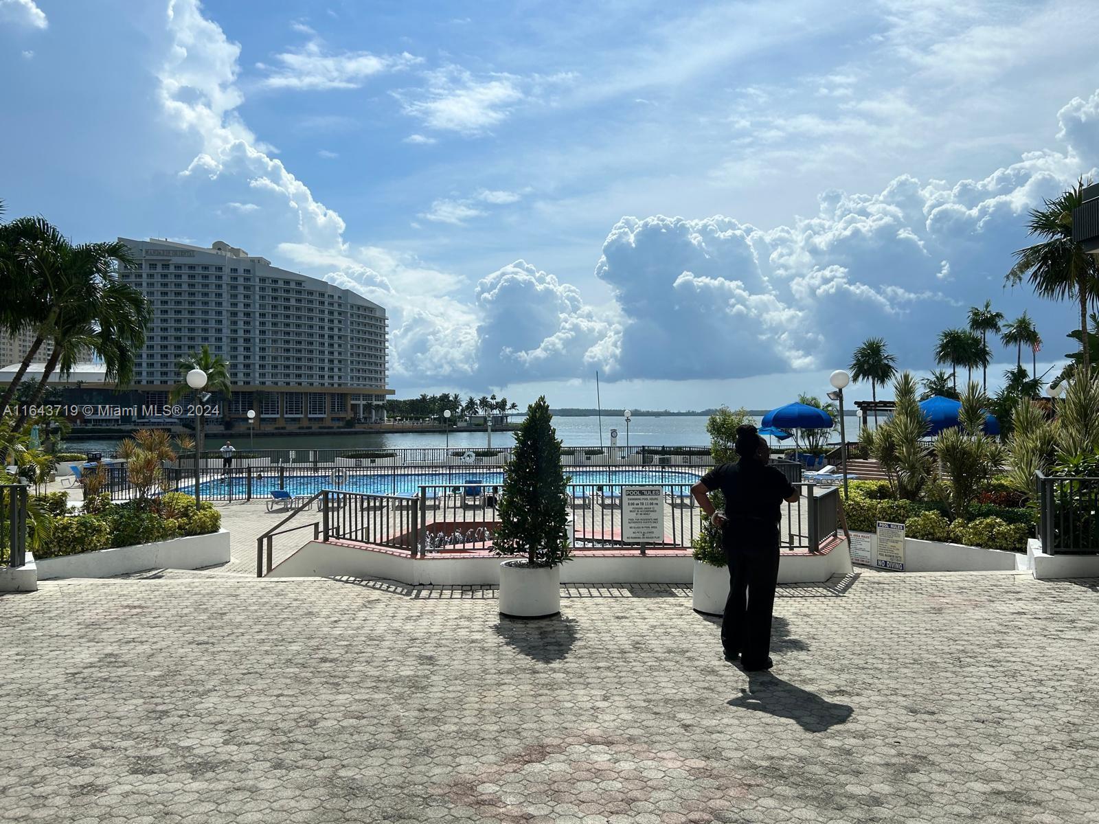 801 Brickell Bay Dr # 669
