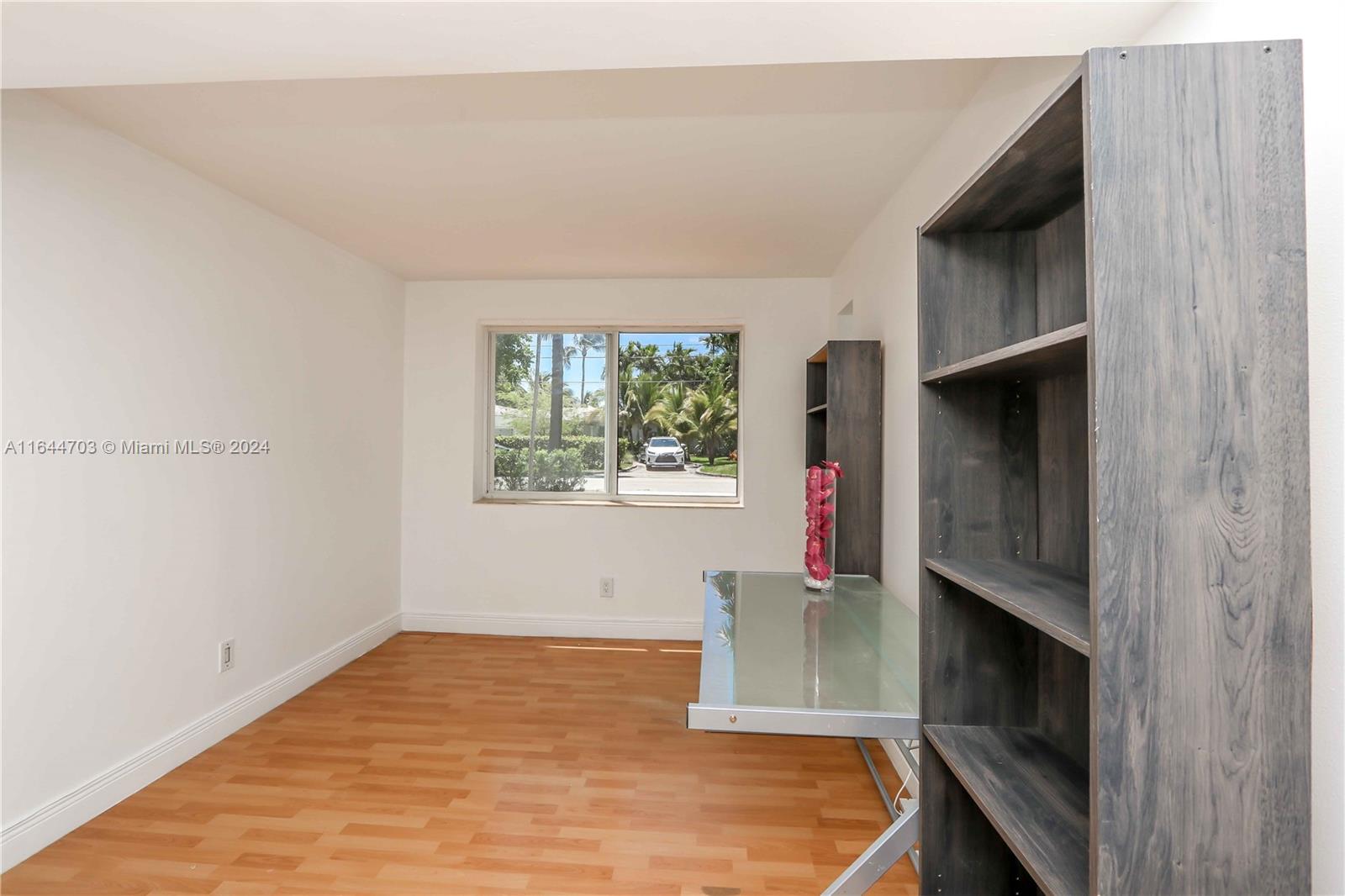 1535 Bay Dr