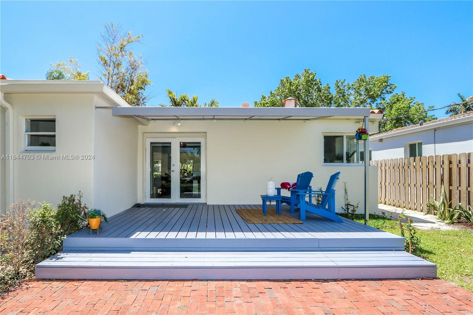 1535 Bay Dr