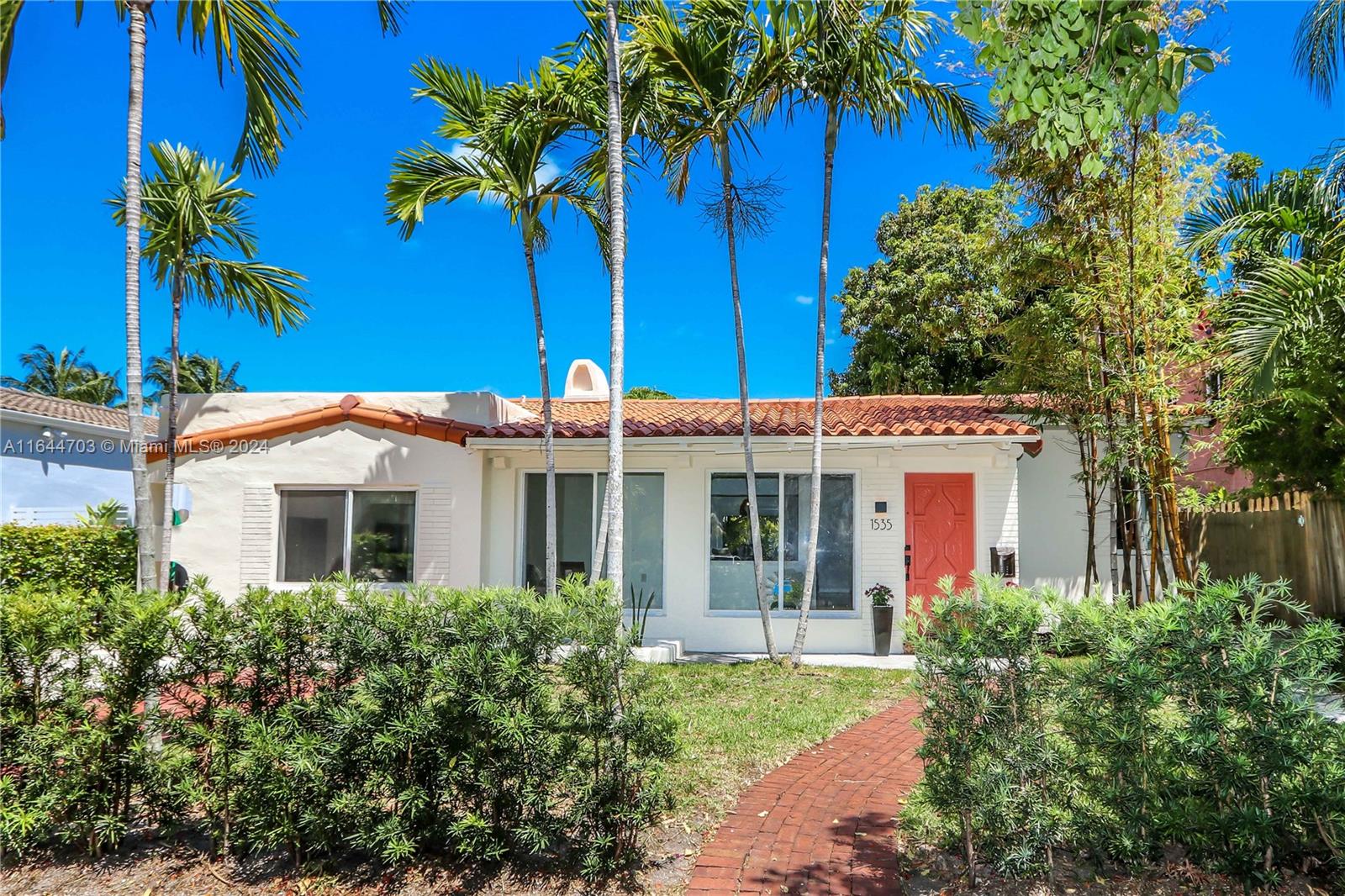 1535 Bay Dr