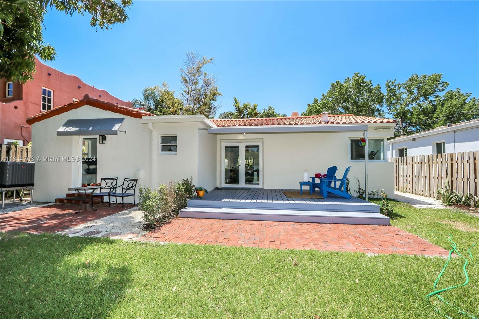 1535 Bay Dr