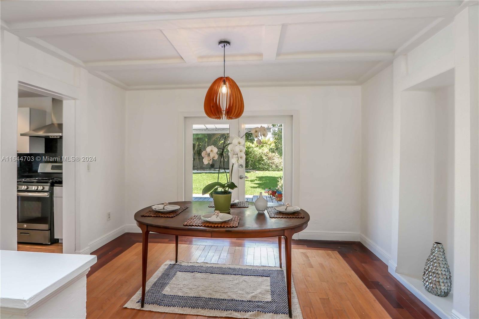 1535 Bay Dr