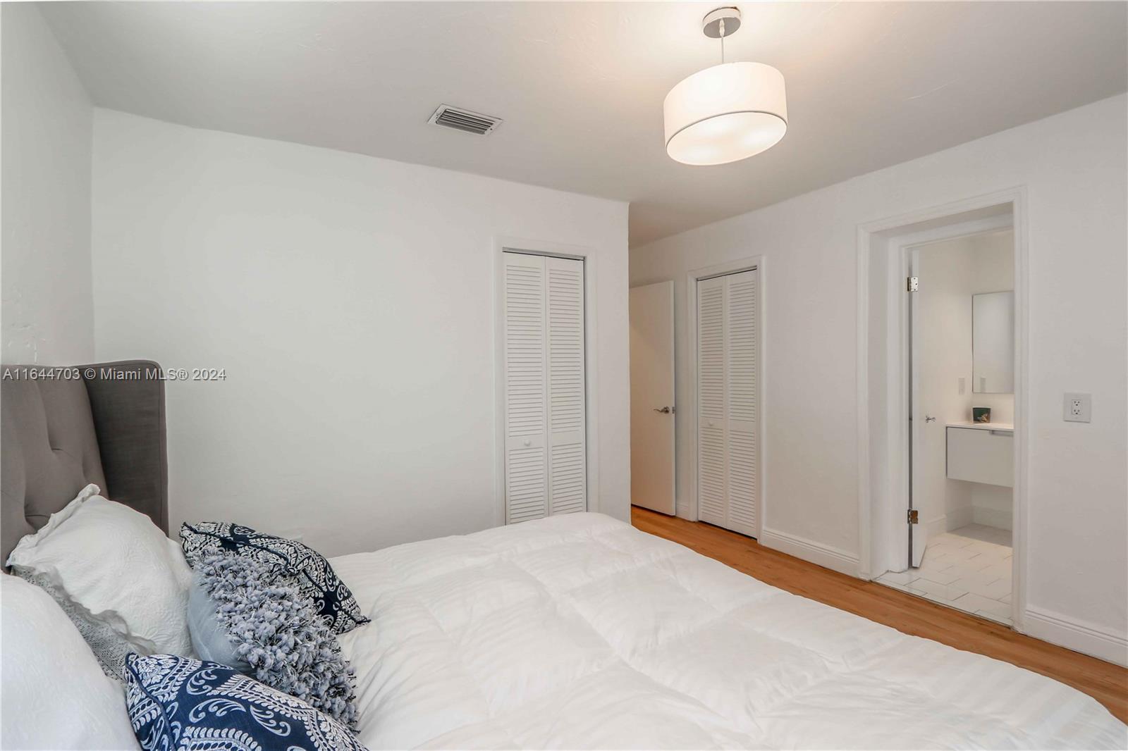 1535 Bay Dr