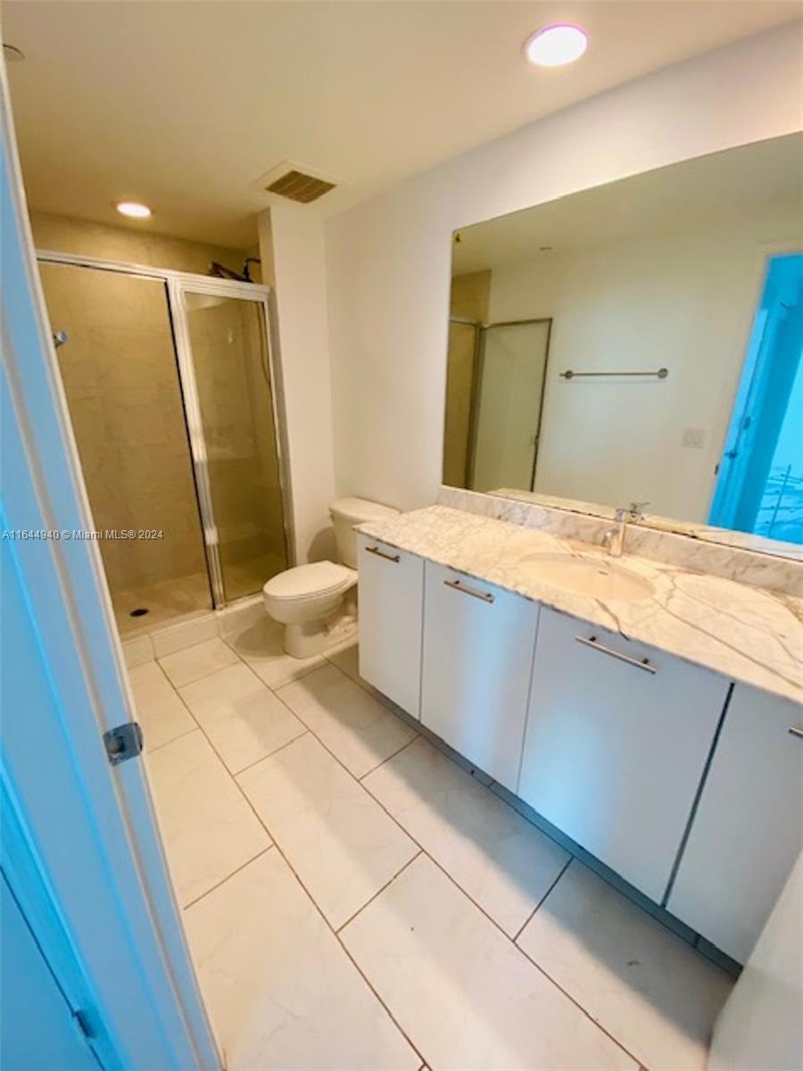 951 BRICKELL AVE # 3305