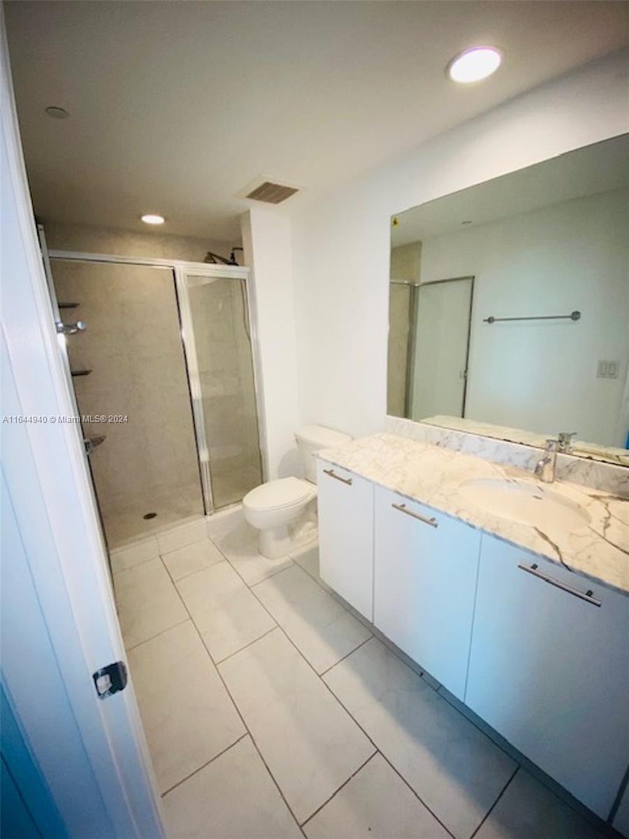 951 BRICKELL AVE # 3305