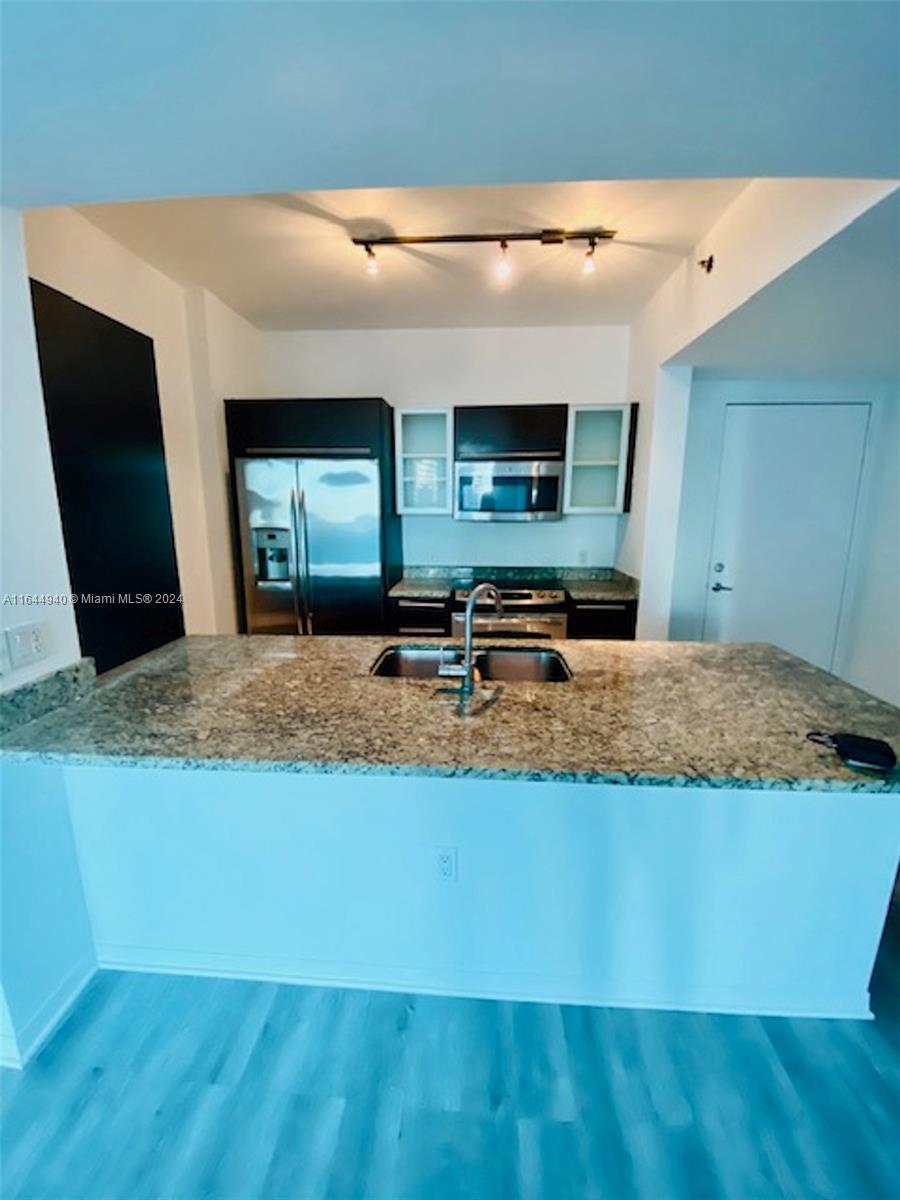 951 BRICKELL AVE # 3305