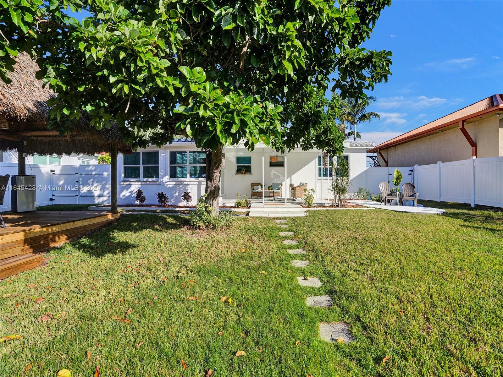 1216 Guava Isle