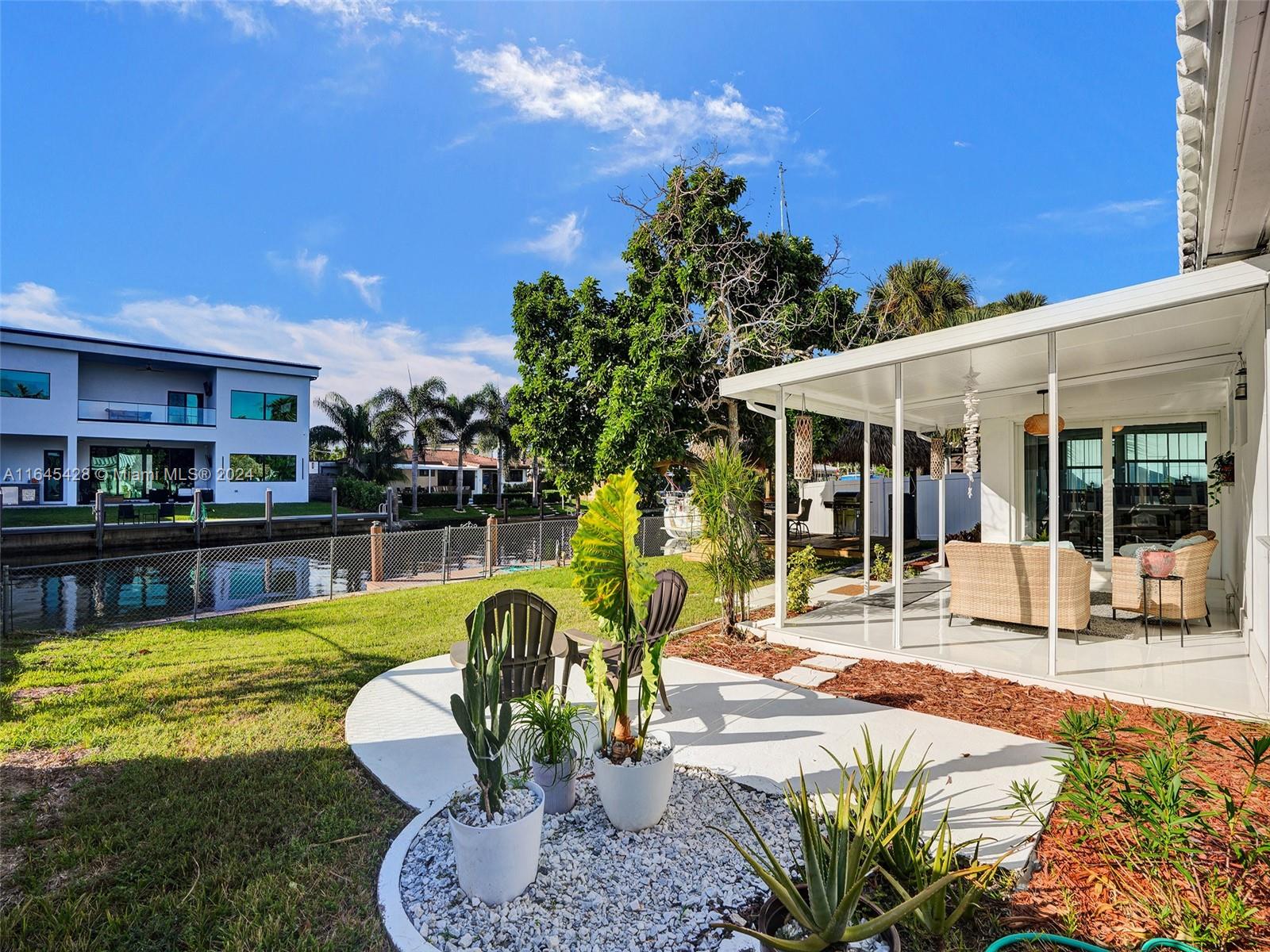 1216 Guava Isle