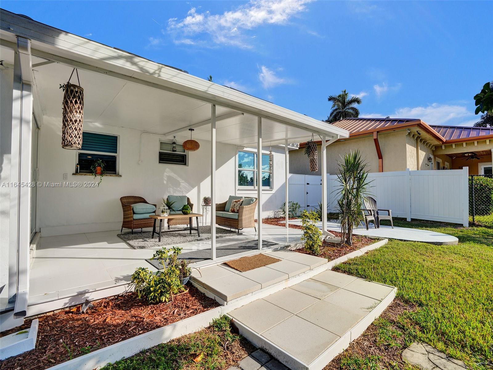 1216 Guava Isle