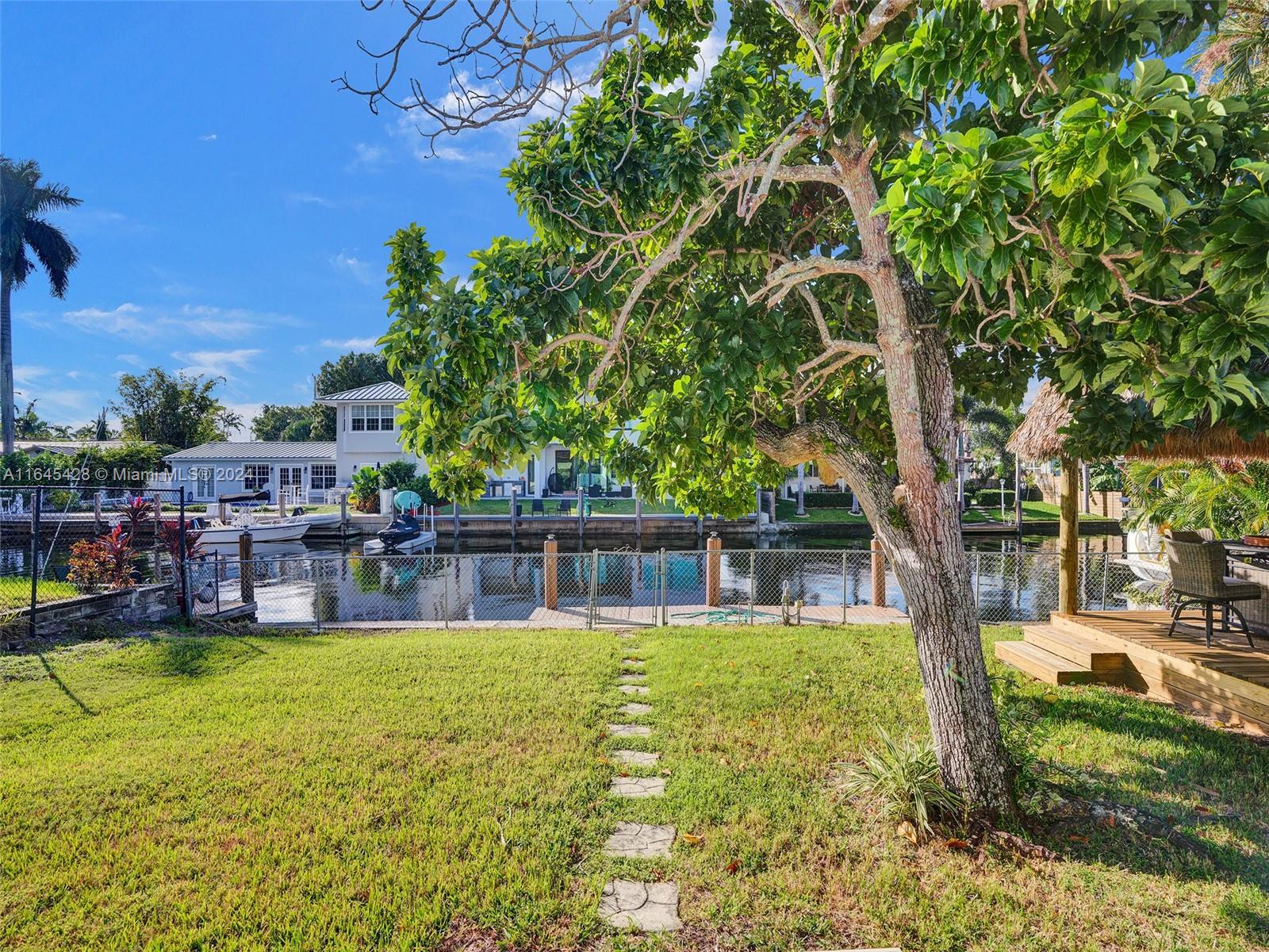 1216 Guava Isle