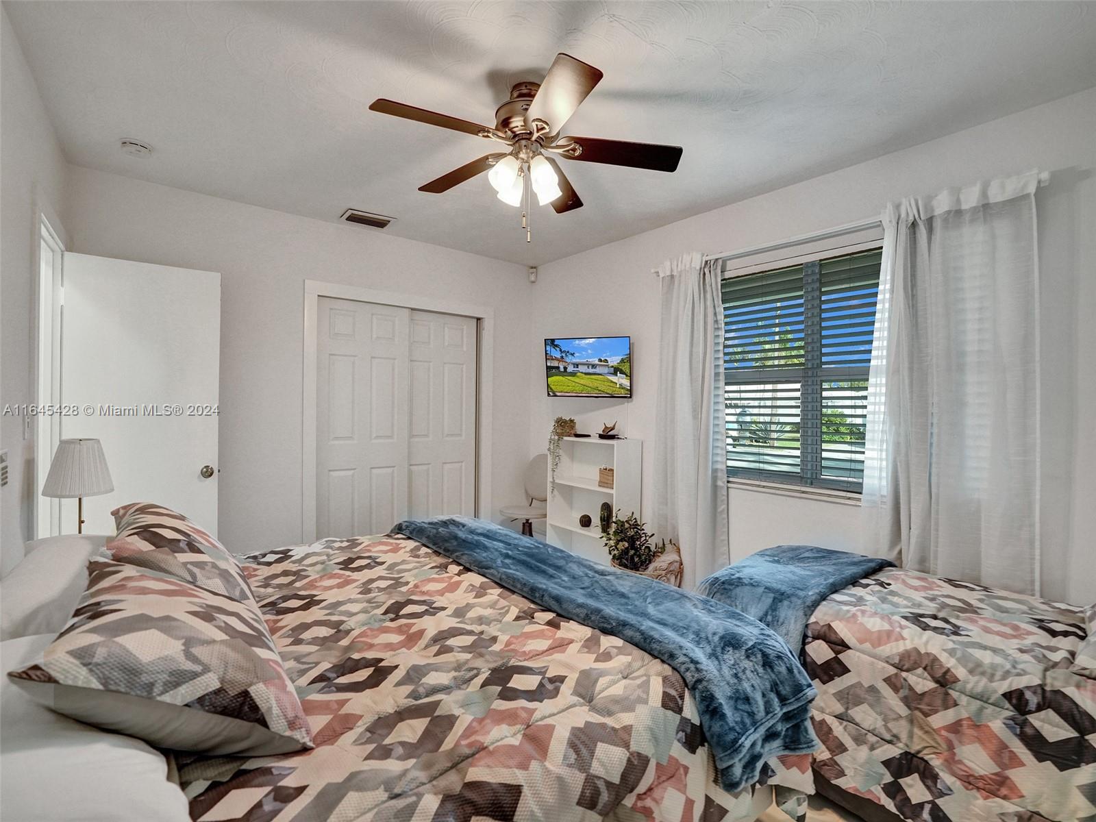 1216 Guava Isle