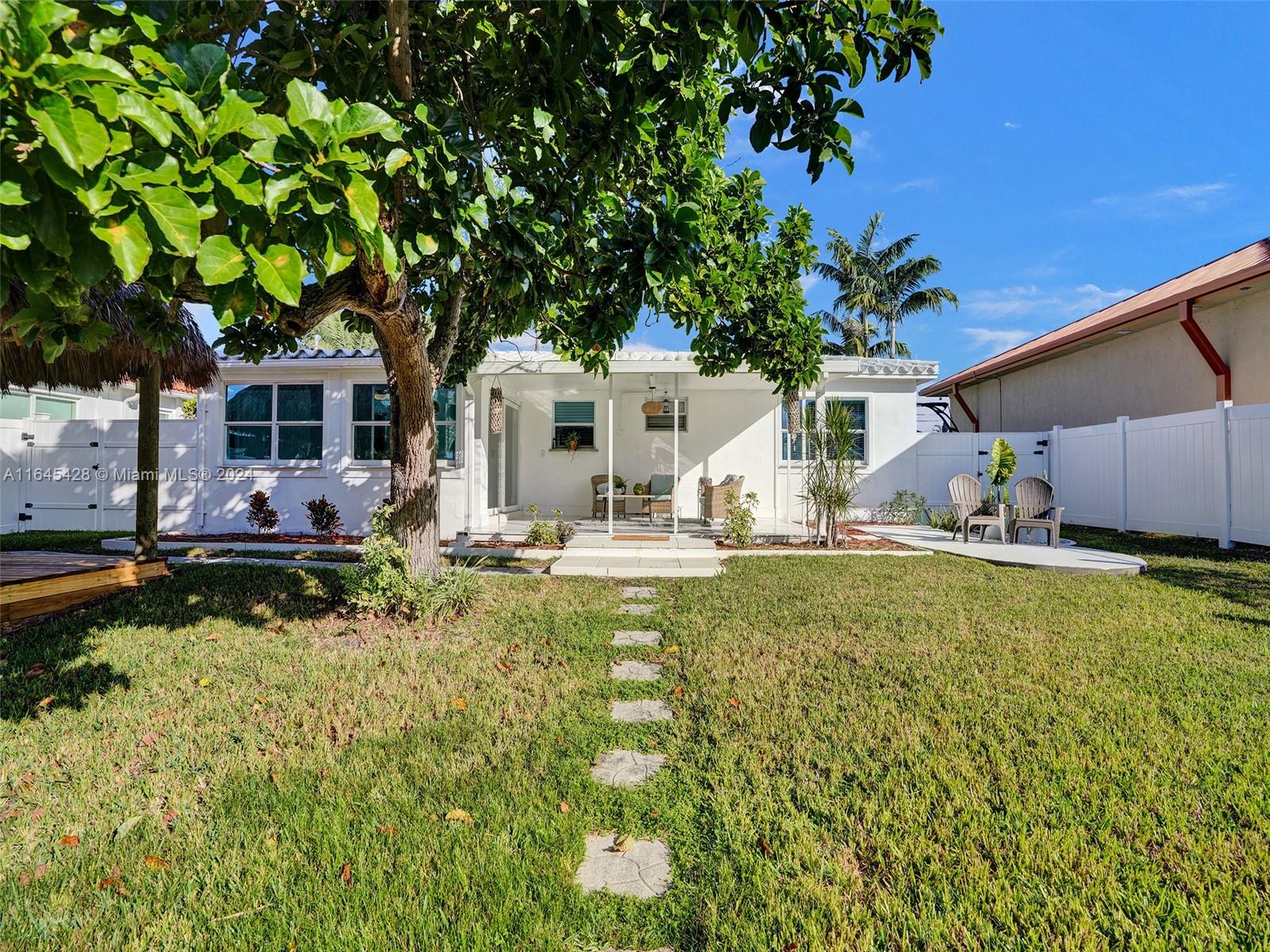 1216 Guava Isle