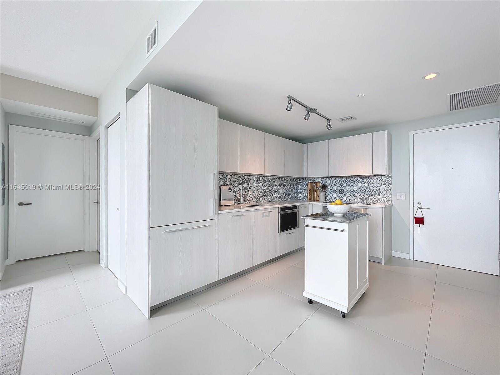 501 NE 31st St # 3209