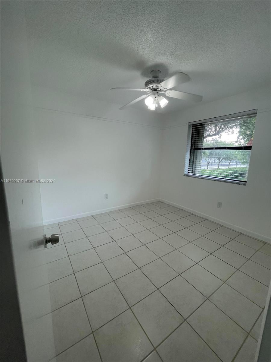 9720 Hammocks Blvd # 37 Unit: 204-37