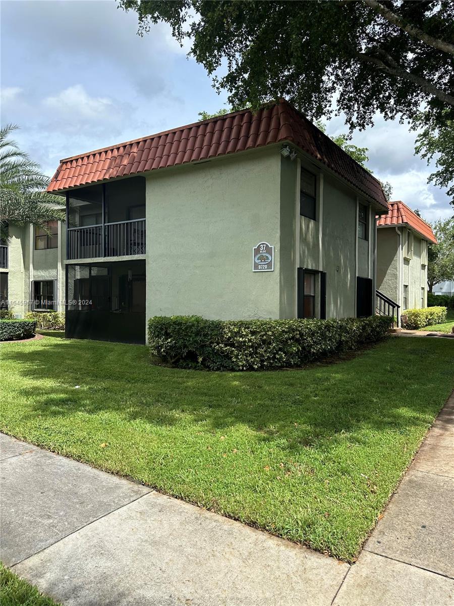 9720 Hammocks Blvd # 37 Unit: 204-37