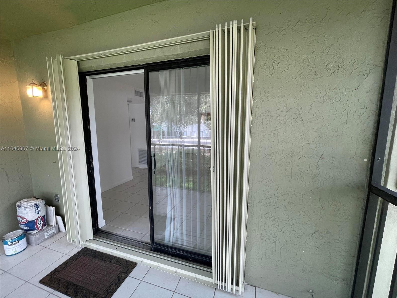 9720 Hammocks Blvd # 37 Unit: 204-37