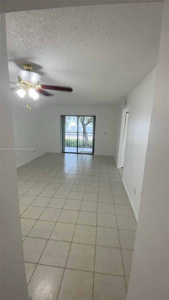 9720 Hammocks Blvd # 37 Unit: 204-37