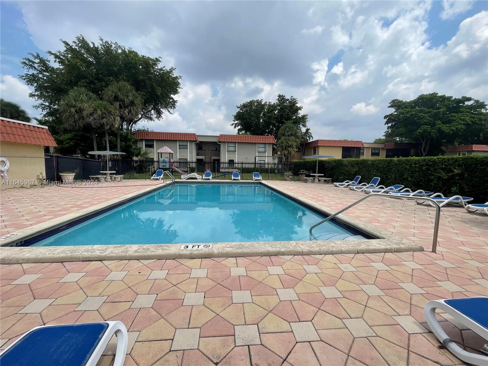 9720 Hammocks Blvd # 37 Unit: 204-37