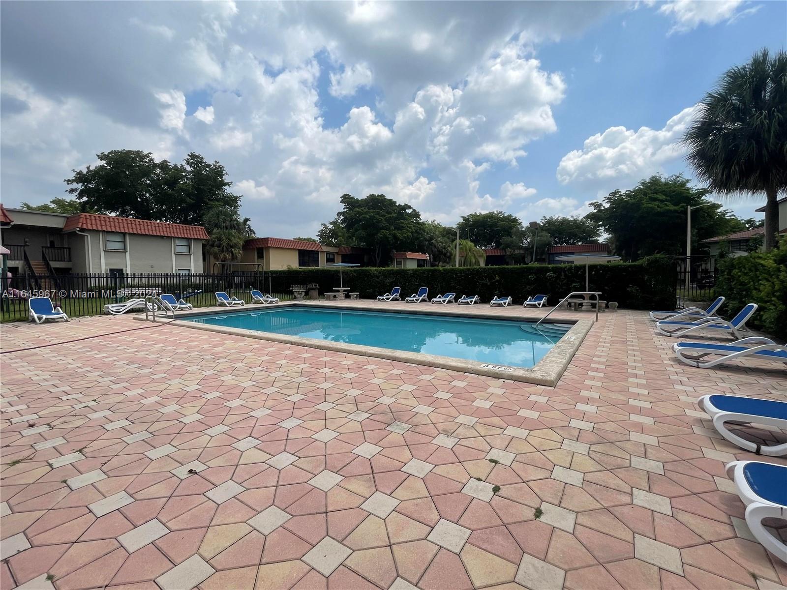 9720 Hammocks Blvd # 37 Unit: 204-37