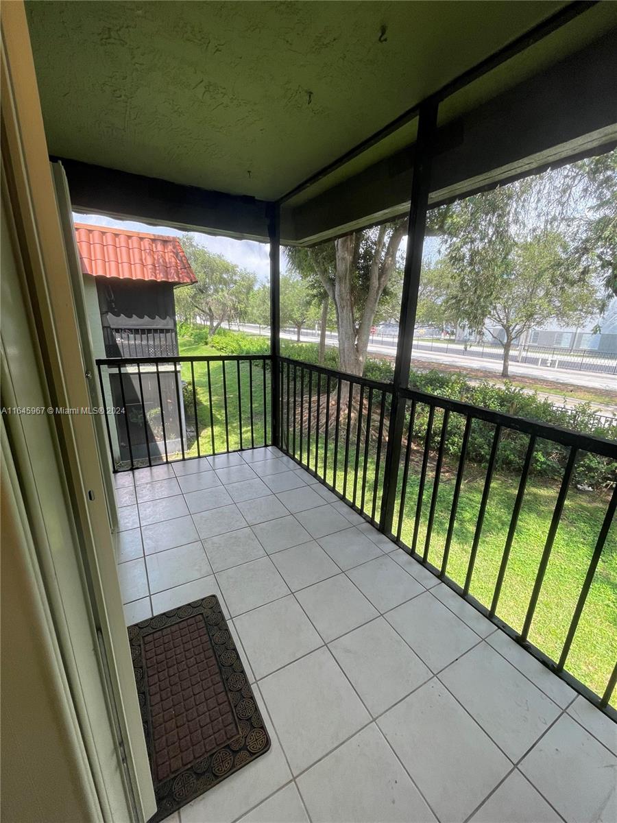 9720 Hammocks Blvd # 37 Unit: 204-37