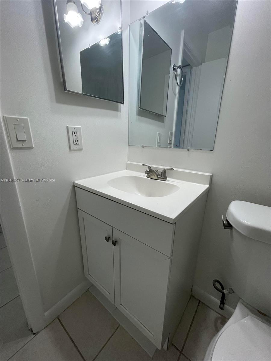9720 Hammocks Blvd # 37 Unit: 204-37