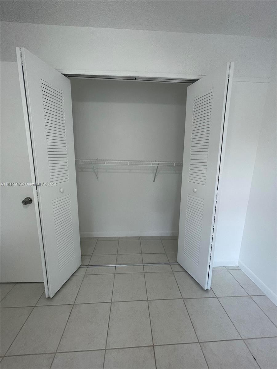 9720 Hammocks Blvd # 37 Unit: 204-37